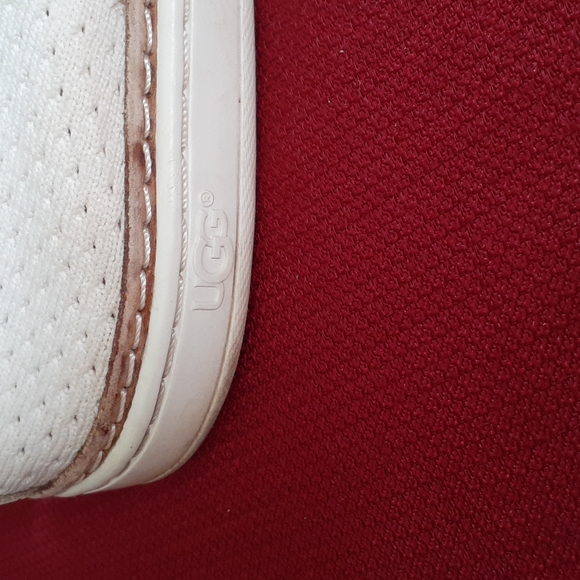 UGG SHOES - Picture 5 of 9